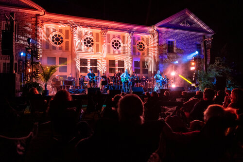 Under the Stars Concert Series 2023. Photo by Weatherly Hulsey. Courtesy of Cheekwood Estate & Gardens.