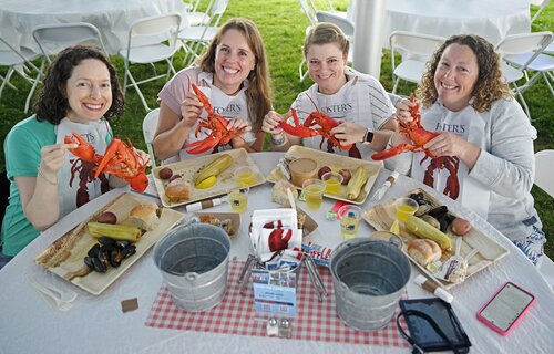 Reunion 2025 New England Lobster Bake Friday, May 30, 2025 in the main tent on Tempel Green. (Connecticut College photos by Sean D. Elliot)