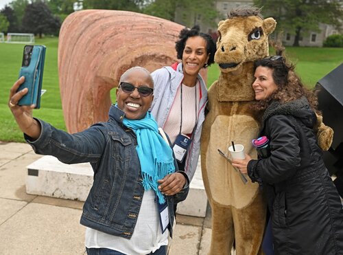 Reunion 2025 Mix, Mingle, Mimosa Saturday, May 31, 2025 at Cummings Patio. (Connecticut College photos by Sean D. Elliot)