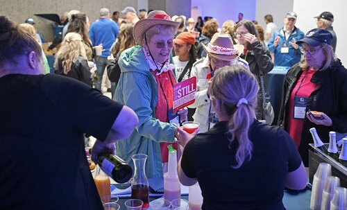 Reunion 2025 Mix, Mingle, Mimosa Saturday, May 31, 2025 at Cummings Patio. (Connecticut College photos by Sean D. Elliot)
