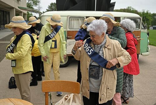 Reunion 2025 Mix, Mingle, Mimosa Saturday, May 31, 2025 at Cummings Patio. (Connecticut College photos by Sean D. Elliot)