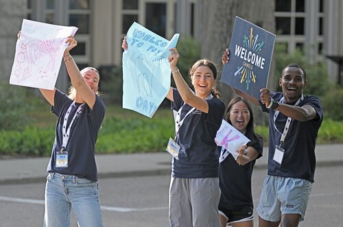 Student Advisers greet members of the class of 2029 arriving to move in to their residence halls Wednesday, August 20, 2025. (Connecticut College photos by Sean D. Elliot)