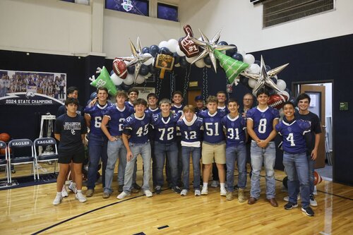 Pep Rally
Gym
Cheerleader