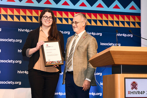 HIVR4P, the 5th HIV Research for Prevention Conference. Lima, Peru. 10 October, 2024

PL04 Realising the promise
Award presenter Cesar Boggiano (National Institutes of Health) 
and award recipient:
• Laurén Gómez (University of Washington)

©️ Nicole Bergman / IAS