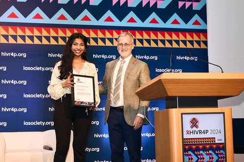 HIVR4P, the 5th HIV Research for Prevention Conference. Lima, Peru. 10 October, 2024

PL04 Realising the promise
Award presenter Cesar Boggiano (National Institutes of Health) 
and award recipient:
• Kalisha Bheemraj (University of Cape Town)

©️ Nicole Bergman / IAS