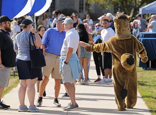 Fall Weekend Saturday, September 27, 2025. (Connecticut College photos by Sean D. Elliot)