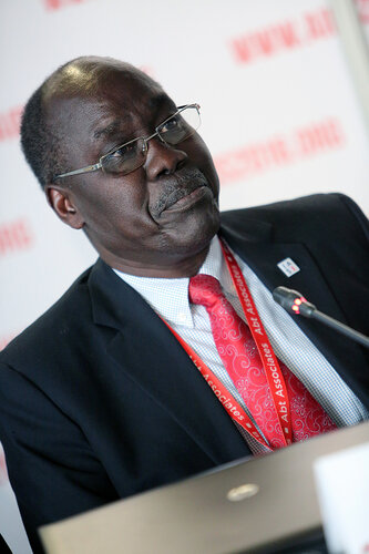 21st International AIDS Conference (AIDS 2016), Durban, South Africa.
Wednesday 20 July : Venue DURBAN ICC - Press Conference Room 2 (In Media Centre)
Official Press Conference : Scaling up HIV Treatment in the Developing World
James Hakim
Photo©International AIDS Society/Abhi Indrarajan