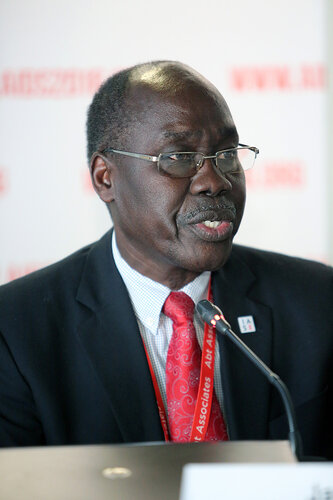 21st International AIDS Conference (AIDS 2016), Durban, South Africa.
Wednesday 20 July : Venue DURBAN ICC - Press Conference Room 2 (In Media Centre)
Official Press Conference : Scaling up HIV Treatment in the Developing World
James Hakim
Photo©International AIDS Society/Abhi Indrarajan