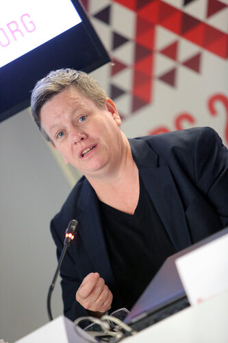 21st International AIDS Conference (AIDS 2016), Durban, South Africa.
Wednesday 20 July : Venue DURBAN ICC - Press Conference Room 2 (In Media Centre)
Official Press Conference : Scaling up HIV Treatment in the Developing World
Sharonann Lynch
Photo©International AIDS Society/Abhi Indrarajan