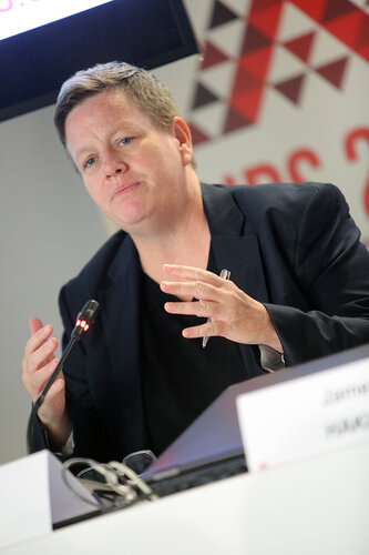 21st International AIDS Conference (AIDS 2016), Durban, South Africa.
Wednesday 20 July : Venue DURBAN ICC - Press Conference Room 2 (In Media Centre)
Official Press Conference : Scaling up HIV Treatment in the Developing World
Sharonann Lynch
Photo©International AIDS Society/Abhi Indrarajan