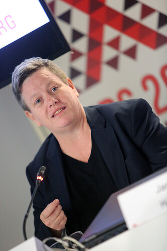 21st International AIDS Conference (AIDS 2016), Durban, South Africa.
Wednesday 20 July : Venue DURBAN ICC - Press Conference Room 2 (In Media Centre)
Official Press Conference : Scaling up HIV Treatment in the Developing World
Sharonann Lynch
Photo©International AIDS Society/Abhi Indrarajan