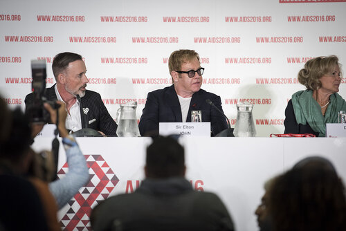 21st International AIDS Conference (AIDS 2016), Durban, South Africa.
Photo shows the PEPFAR and Elton John AIDS Foundation Press Conference. Left to Right: David Furnish, Chairman, Elton John AIDS Foundation; Sir Elton John, Founder, Elton John AIDS Foundation; Ambassador Deborah Birx, United States Global AIDS Coordinator.
Photo©International AIDS Society/Steve Forrest/Workers' Photos