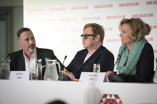 21st International AIDS Conference (AIDS 2016), Durban, South Africa.
Photo shows the PEPFAR and Elton John AIDS Foundation Press Conference. Left to Right: David Furnish, Chairman, Elton John AIDS Foundation; Sir Elton John, Founder, Elton John AIDS Foundation; Ambassador Deborah Birx, United States Global AIDS Coordinator.
Photo©International AIDS Society/Steve Forrest/Workers' Photos