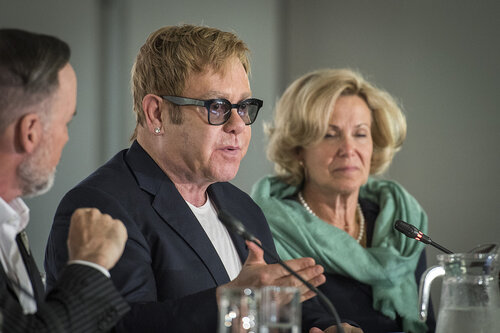 21st International AIDS Conference (AIDS 2016), Durban, South Africa.
Photo shows the PEPFAR and Elton John AIDS Foundation Press Conference. Left to Right: David Furnish, Chairman, Elton John AIDS Foundation; Sir Elton John, Founder, Elton John AIDS Foundation; Ambassador Deborah Birx, United States Global AIDS Coordinator.
Photo©International AIDS Society/Steve Forrest/Workers' Photos
