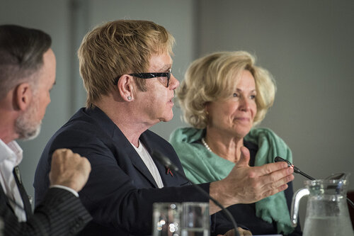 21st International AIDS Conference (AIDS 2016), Durban, South Africa.
Photo shows the PEPFAR and Elton John AIDS Foundation Press Conference. Left to Right: David Furnish, Chairman, Elton John AIDS Foundation; Sir Elton John, Founder, Elton John AIDS Foundation; Ambassador Deborah Birx, United States Global AIDS Coordinator.
Photo©International AIDS Society/Steve Forrest/Workers' Photos