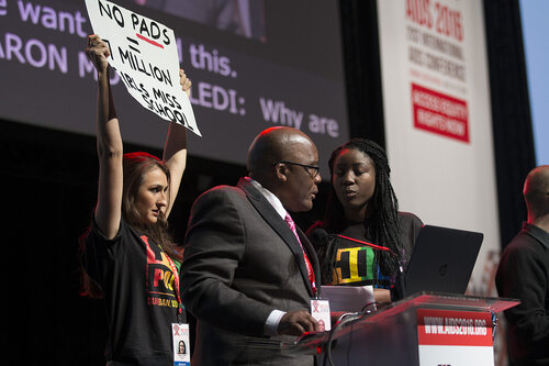 21st International AIDS Conference (AIDS 2016), Durban, South Africa.
What is our goal? (WEPL01)
Health Minister Aaron Motsoaledi introducing a speaker, 20 July, 2016.
Photo©International AIDS Society/Rogan Ward