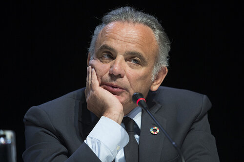 21st International AIDS Conference (AIDS 2016), Durban, South Africa.
Turning the Tide for Adolescent Girls and Young Women: How Realizing Gender Equality and Securing Women’s Human Rights are Essential for Reaching the End of AIDS (TUSY0603)
Luiz Lourens speaks, 19 July, 2016.
Photo©International AIDS Society/Rogan Ward