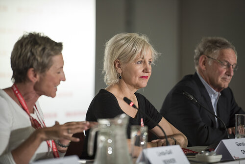 21st International AIDS Conference (AIDS 2016), Durban, South Africa.
Photo shows the 'Ongoing Search for a Vaccine' Official Press Conference.
Left to Right: Linda-Gail Bekker, President-Elect, International AIDS Society, Deputy Director, Desmond Tutu HIV Centre at the Institute of Infectious Disease and Molecular Medicine; Glenda Gray (Centre), President and CEO, South African Medical Research; Larry Corey, President and Director Emeritus, Fred Hutchinson Cancer Research Center.
Photo©International AIDS Society/Steve Forrest/Workers' Photos
