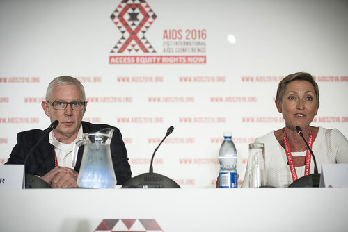 21st International AIDS Conference (AIDS 2016), Durban, South Africa.
Photo shows the 'Expanding the Impact of PrEP' Official Press Conference.
From Left to Right: Jared Baeten, Vice Chair, Global Health, University of Washington, Linda-Gail Bekker, President-Elect, International AIDS Society, Deputy Director, Desmond Tutu HIV Centre at the Institute of Infectious Disease and Molecular Medicine, and COO, Desmond Tutu HIV Foundation.
Photo©International AIDS Society/Steve Forrest/Workers' Photos