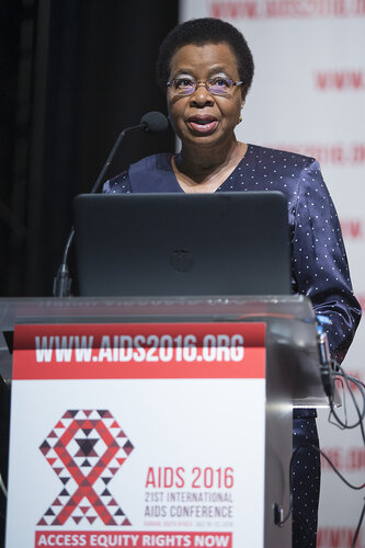 21st International AIDS Conference (AIDS 2016), Durban, South Africa.
Where are we now? (TUPL01). Graça Machel, Graça Machel Trust, Mozambique, introduces speaker, 19 July, 2016.
Photo©International AIDS Society/Rogan Ward