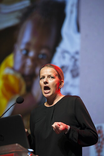 21st International AIDS Conference (AIDS 2016), Durban, South Africa.
Where are we now? (TUPL01).  Princess Mabel van Oranje, Chair of the Board of Trustees, Girls not Brides, Netherlands speaks, 19 July, 2016.
Photo©International AIDS Society/Rogan Ward