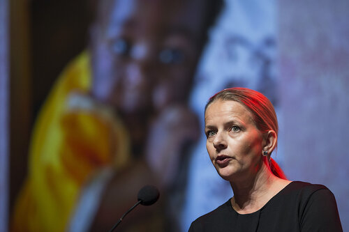 21st International AIDS Conference (AIDS 2016), Durban, South Africa.
Where are we now? (TUPL01).  Princess Mabel van Oranje, Chair of the Board of Trustees, Girls not Brides, Netherlands speaks, 19 July, 2016.
Photo©International AIDS Society/Rogan Ward