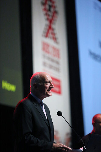 21st International AIDS Conference (AIDS 2016), Durban, South Africa.
Tuesday 19th July 2016, VENUE : Durban ICC Session Hall 1
Tuesday Plenary
Speaker Jonathan Mann
Photo©International AIDS Society/Abhi Indrarajan