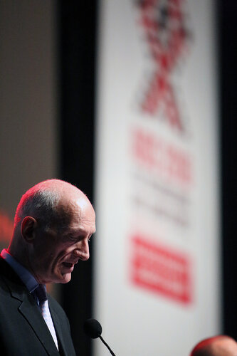 21st International AIDS Conference (AIDS 2016), Durban, South Africa.
Tuesday 19th July 2016, VENUE : Durban ICC Session Hall 1
Tuesday Plenary
Speaker Jonathan Mann
Photo©International AIDS Society/Abhi Indrarajan
