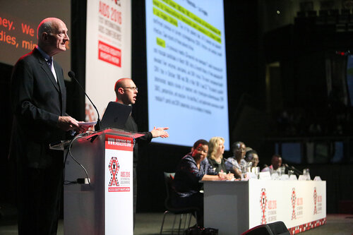 21st International AIDS Conference (AIDS 2016), Durban, South Africa.
Tuesday 19th July 2016, VENUE : Durban ICC Session Hall 1
Tuesday Plenary
Speaker Jonathan Mann
Photo©International AIDS Society/Abhi Indrarajan