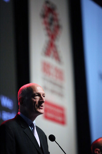 21st International AIDS Conference (AIDS 2016), Durban, South Africa.
Tuesday 19th July 2016, VENUE : Durban ICC Session Hall 1
Tuesday Plenary
Speaker Jonathan Mann
Photo©International AIDS Society/Abhi Indrarajan