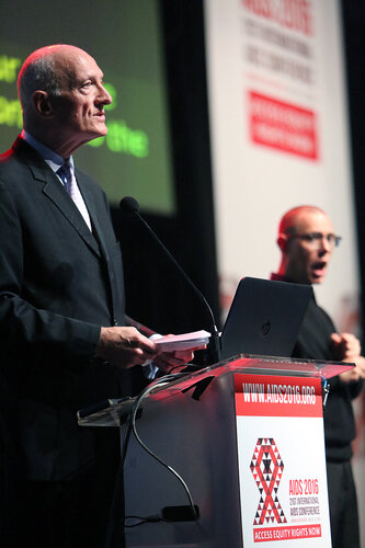 21st International AIDS Conference (AIDS 2016), Durban, South Africa.
Tuesday 19th July 2016, VENUE : Durban ICC Session Hall 1
Tuesday Plenary
Speaker Jonathan Mann
Photo©International AIDS Society/Abhi Indrarajan