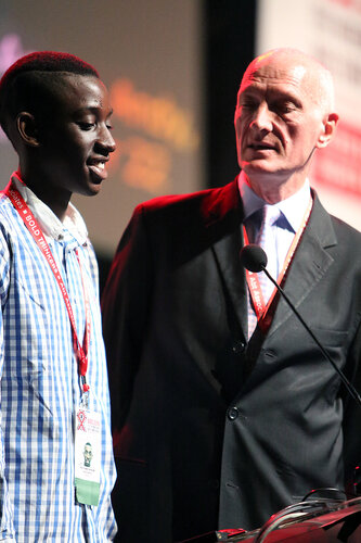 21st International AIDS Conference (AIDS 2016), Durban, South Africa.
Tuesday 19th July 2016, VENUE : Durban ICC Session Hall 1
Tuesday Plenary
Speaker : Jonathan Mann with his Godson Sello Andy Morobi
Photo©International AIDS Society/Abhi Indrarajan