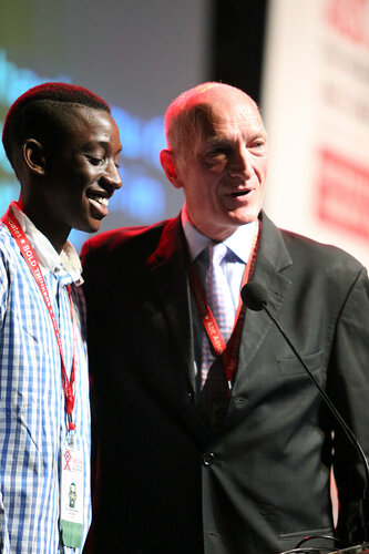 21st International AIDS Conference (AIDS 2016), Durban, South Africa.
Tuesday 19th July 2016, VENUE : Durban ICC Session Hall 1
Tuesday Plenary
Speaker : Jonathan Mann with his Godson Sello Andy Morobi
Photo©International AIDS Society/Abhi Indrarajan