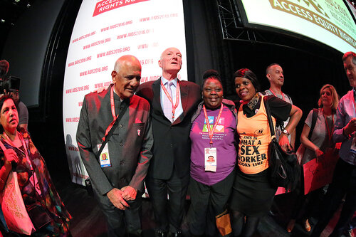 21st International AIDS Conference (AIDS 2016), Durban, South Africa.
Tuesday 19th July 2016, VENUE : Durban ICC Session Hall 1
Tuesday Plenary
Protesters on stage with dignitaries after Jonathan man invited them to come on stage
Photo©International AIDS Society/Abhi Indrarajan