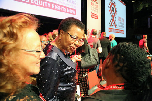21st International AIDS Conference (AIDS 2016), Durban, South Africa.
Tuesday 19th July 2016, VENUE : Durban ICC Session Hall 1
Tuesday Plenary
Protesters on stage with dignitaries after Jonathan man invited them to come on stage
Photo©International AIDS Society/Abhi Indrarajan