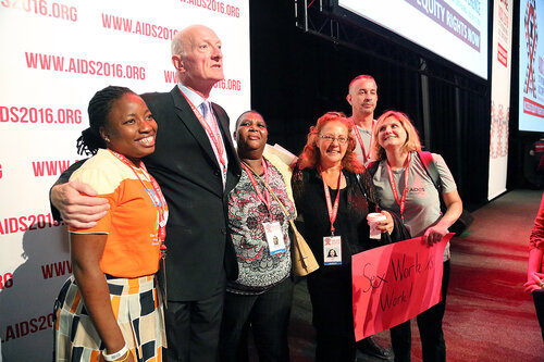 21st International AIDS Conference (AIDS 2016), Durban, South Africa.
Tuesday 19th July 2016, VENUE : Durban ICC Session Hall 1
Tuesday Plenary
Protesters on stage with dignitaries after Jonathan man invited them to come on stage
Photo©International AIDS Society/Abhi Indrarajan