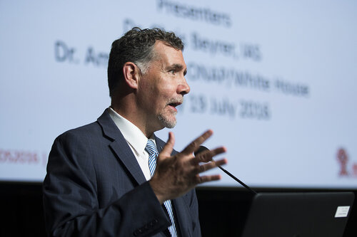 21st International AIDS Conference (AIDS 2016), Durban, South Africa.
Progress in HIV Vaccines and the Road to the Clinic (TUSY0303).
Chris Beyrer speaks, 19 July, 2016.
Photo©International AIDS Society/Rogan Ward