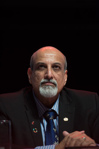 21st International AIDS Conference (AIDS 2016), Durban, South Africa. Photo shows: Plenary Session. What are the key barriers? Co-Chair: Salim Abdool Karim. Photo©International AIDS Society/Marcus Rose