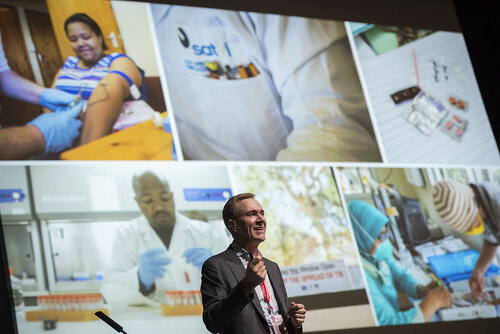 21st International AIDS Conference (AIDS 2016), Durban, South Africa.
Photo shows Trevor Mundel, President of Global Health, Bill and Melinda Gates Foundation, speaking at the TB2016 closing session.
Photo©International AIDS Society/Steve Forrest/Workers' Photos
