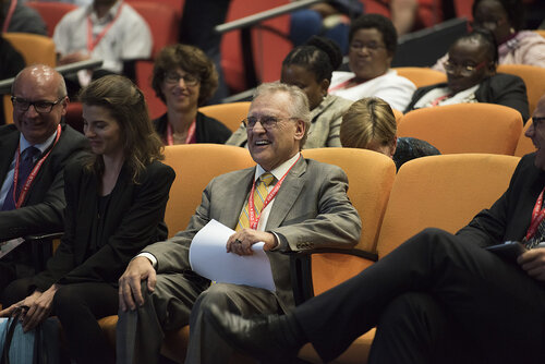 21st International AIDS Conference (AIDS 2016), Durban, South Africa.
Photo shows Stephen Lewis, AIDS-Free World, speaking at the TB2016 session.
Photo©International AIDS Society/Steve Forrest/Workers' Photos