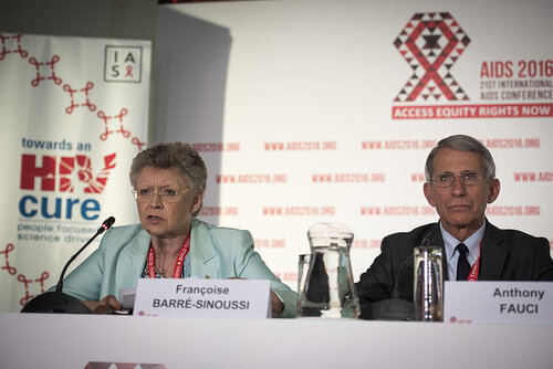 21st International AIDS Conference (AIDS 2016), Durban, South Africa.
Photo shows (left to right): Françoise Barré-Sinoussi, Institut Pasteur and Anthony Fauci, M.D. NIAID Director, at the Towards an HIV Cure Press Conference.
Photo©International AIDS Society/Steve Forrest/Workers' Photos