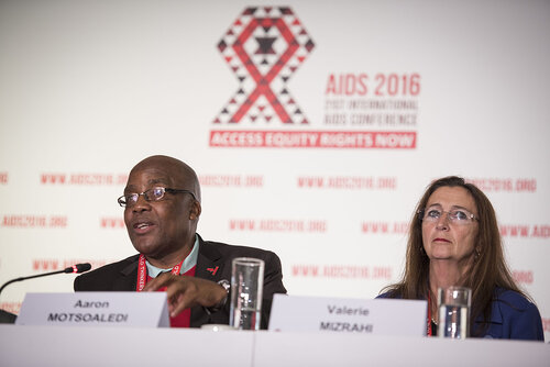 21st International AIDS Conference (AIDS 2016), Durban, South Africa.
Photo shows Aaron Motsoaledi Minister of Health (South Africa), speaking at the TB2016 Press Conference.
Photo©International AIDS Society/Steve Forrest/Workers' Photos