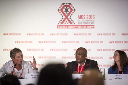 21st International AIDS Conference (AIDS 2016), Durban, South Africa.
Photo shows Linda-Gail Bekker, from the Desmond Tutu HIV Centre speaking at the TB2016 Press Conference.
Photo©International AIDS Society/Steve Forrest/Workers' Photos