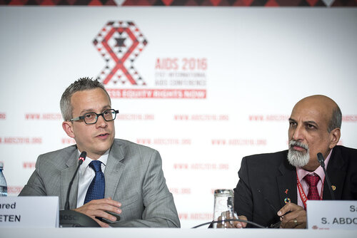 21st International AIDS Conference (AIDS 2016), Durban, South Africa.
Photo shows HIV Prevention and Treatment among Women and Girls" Press Conference.
From left to right: Jared Baeten, Vice Chair, Global Health, University of Washington and Salim S. Abdool Karim, Director, Centre for the AIDS Program of Research in South Africa (CAPRISA)
Photo©International AIDS Society/Steve Forrest/Workers' Photos