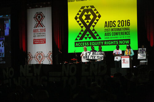 21st International AIDS Conference (AIDS 2016), Durban, South Africa.
Monday 18th July 2016, VENUE : Durban ICC Main Hall
Opening Ceremony
Activists called up to the front of the stage during a speech
Photo©International AIDS Society/Abhi Indrarajan