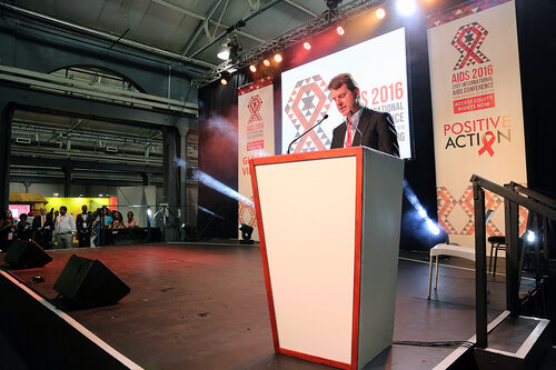 21st International AIDS Conference (AIDS 2016), Durban, South Africa.
Monday 18th July 2016, VENUE : Global Village - Main Stage
Film Event : Every Footstep Counts Awards (MOCA18)
Speaker : David Redfern
Photo©International AIDS Society/Abhi Indrarajan