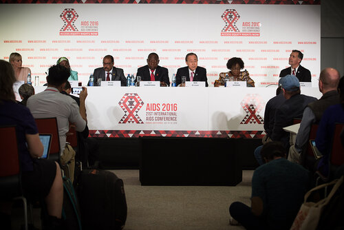 21st International AIDS Conference (AIDS 2016), Durban, South Africa. Photo shows: Official AIDS 2016 Opening Press Conference. (L-R) Charlize Theron, Nkhensani Mavasa, Michel Sidibe, Cyril Ramaphosa, Ban Ki-moon, Olive Shisana, Chris Beyrer. Photo©International AIDS Society/Marcus Rose