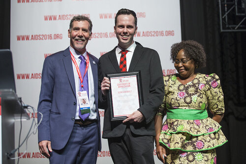 21st International AIDS Conference (AIDS 2016), Durban, South Africa.
Rapporteur & Closing Session (FRPL0208)
AIDS 2016 Logo Award (FRPL0210), 22 July, 2016.
Photo©International AIDS Society/Rogan Ward