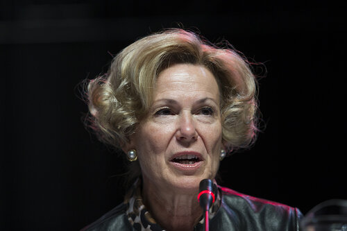 21st International AIDS Conference (AIDS 2016), Durban, South Africa.
How do we get there? (FRPL0102)
Award Presentation: Global Pediatric Antiretroviral Commitment-to-Action Public Recognition Award 
Deborah Birx, The U.S. President's Emergency Plan for AIDS Relief (PEPFAR), United States speaks, 21 July, 2016.
Photo©International AIDS Society/Rogan Ward