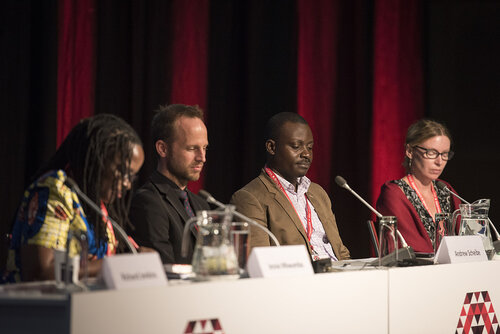 21st International AIDS Conference (AIDS 2016), Durban, South Africa.
Special Session on Alcohol, Drug Use and Sexual Risk Behaviour: Hotspots for HIV in Africa and Implications for Interventions.
Photo©International AIDS Society/Steve Forrest/Workers' Photos